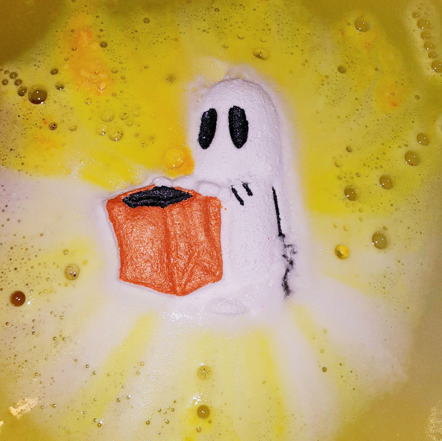 Trick Or Treat Bath Bomb - ws