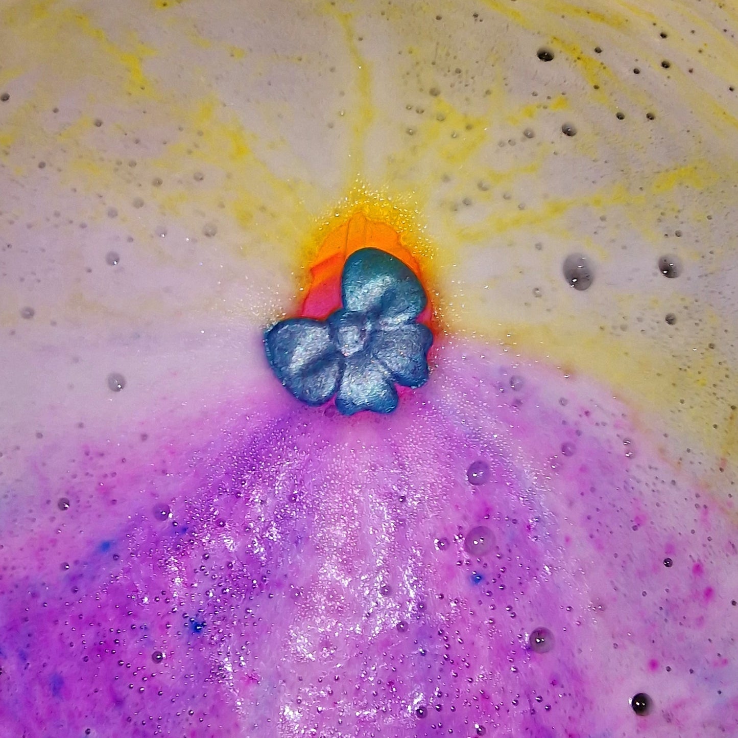 Bow Egg Bath Bomb