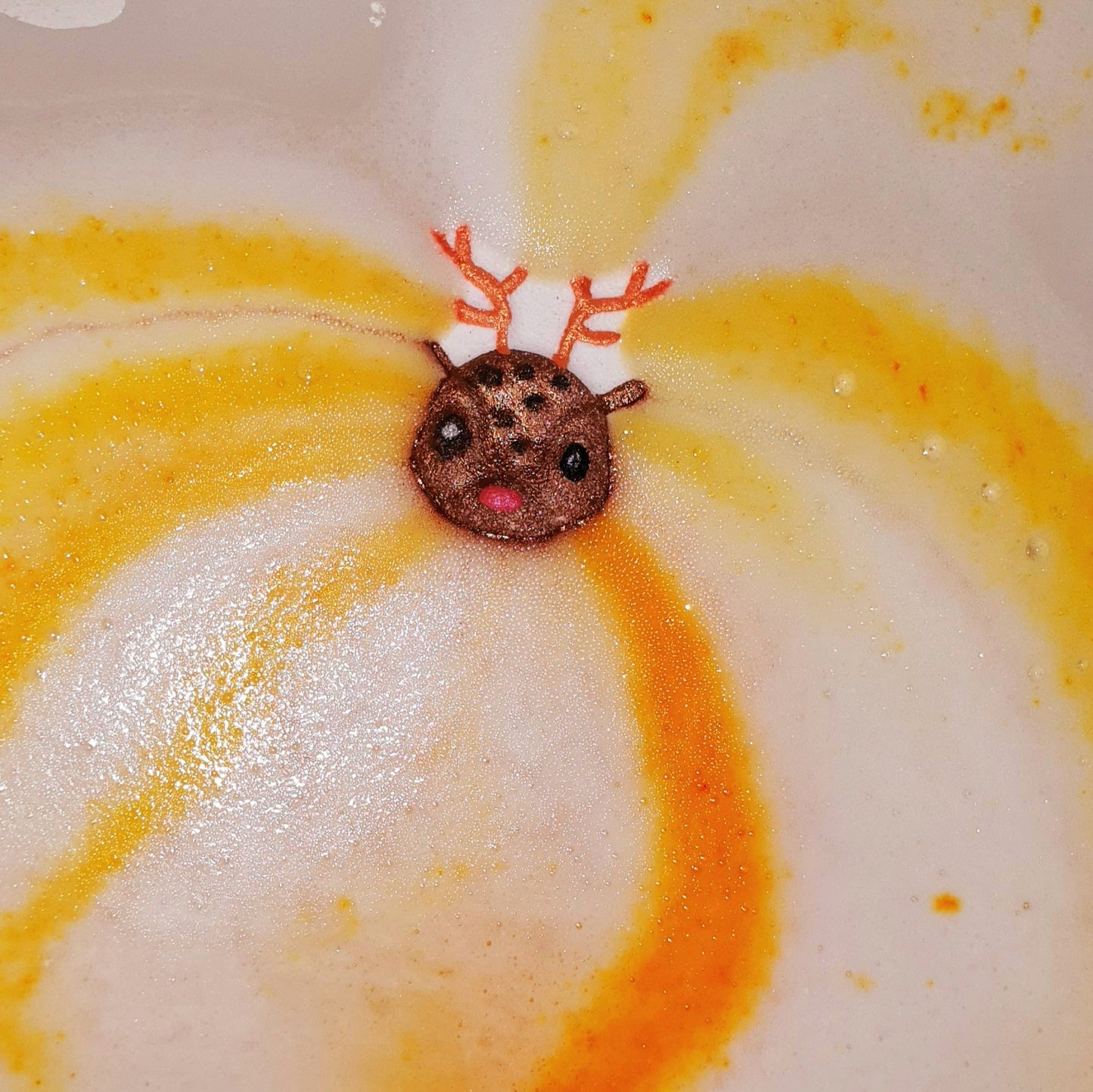 Mini reindeer bath bomb